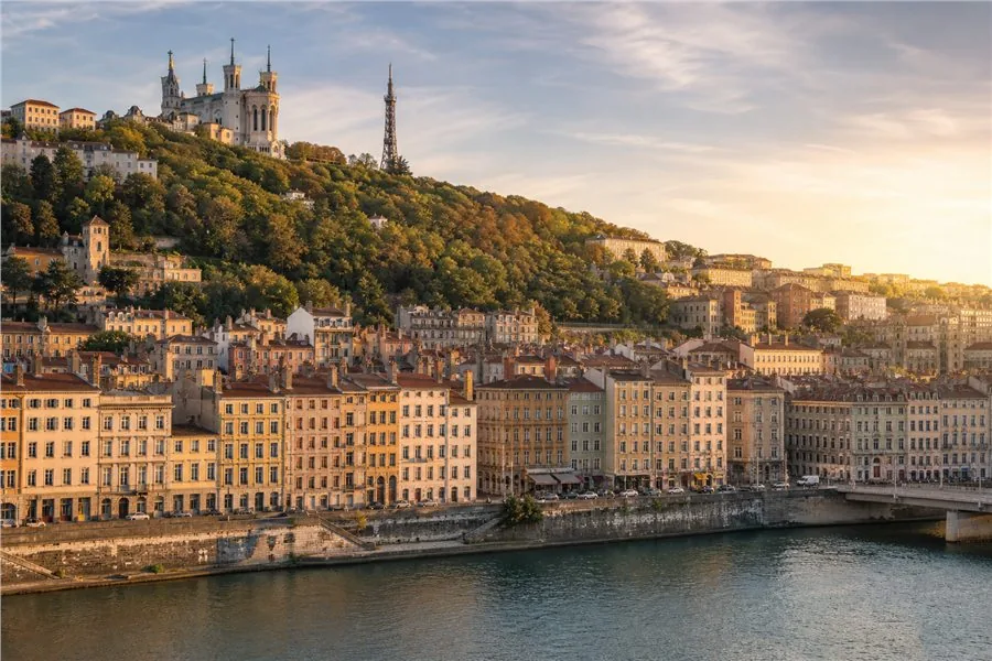Le Vieux Lyon, la Saône et la basilique de Fourvière.