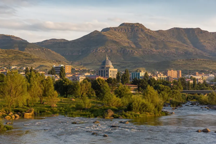 Illustration photographique : une vue éditoriale de Maseru, Lesotho. Illustration éditoriale, scène imaginaire.