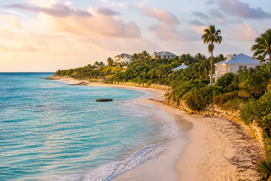 Illustration photographique : une vue éditoriale de Providenciales, Îles Turques-et-Caïques. Illustration éditoriale, scène imaginaire.