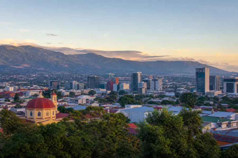 Illustration photographique : une vue éditoriale de San José, Costa Rica. Illustration éditoriale, scène imaginaire.